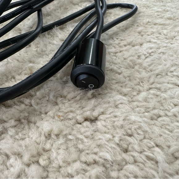 Icybreeze 8’ corded remote - Picture 2 of 2